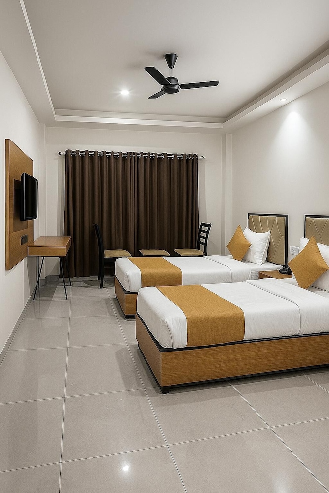 Deluxe Twin Room photo 2