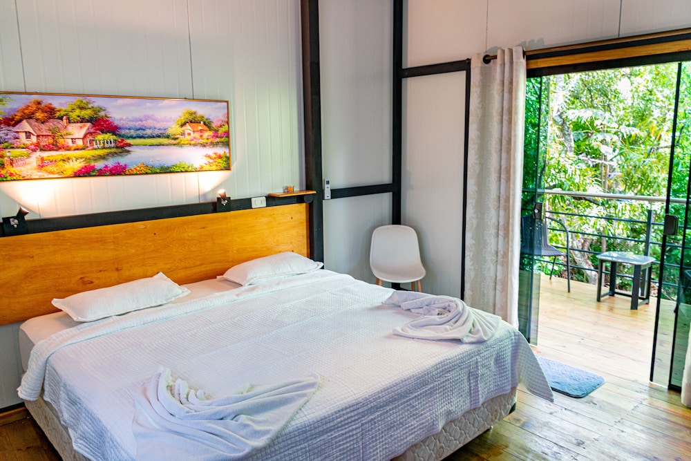 Comfort Cabin, 1 King Bed, Garden View