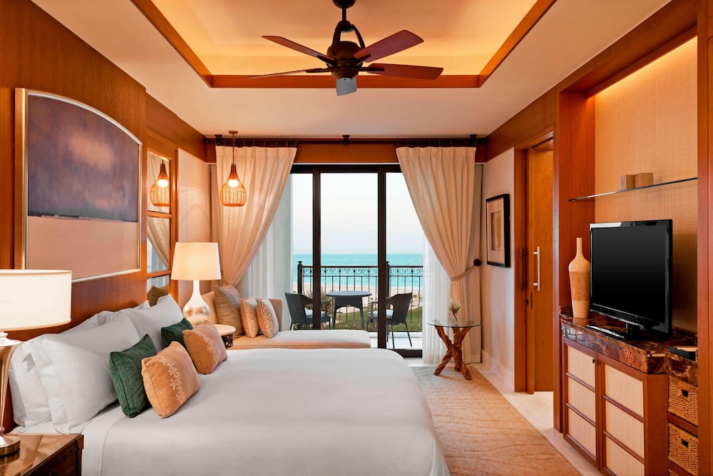 St Regis, Premium Room, 1 King Bed, Sea View photo 3