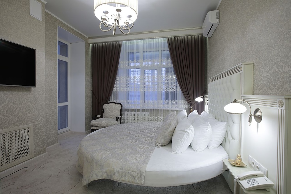 Honeymoon Suite, Balcony (with round bed) photo 1