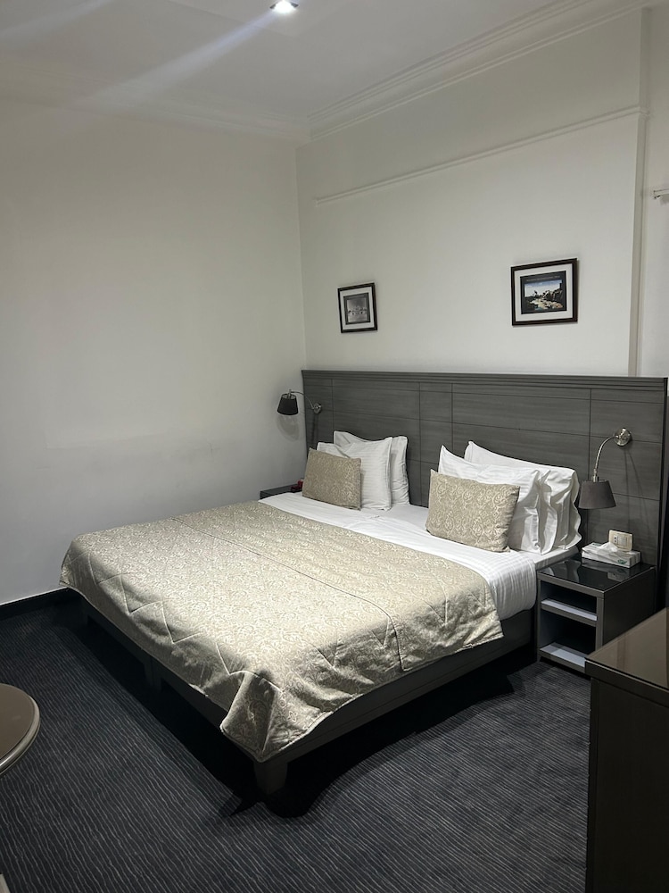 Standard Double Room, Partial Sea View - Photo 1