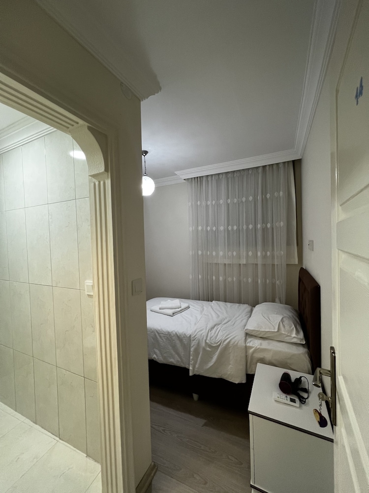 Basic Single Room photo 1