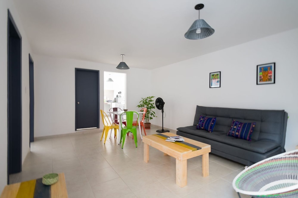 Apartment photo 2