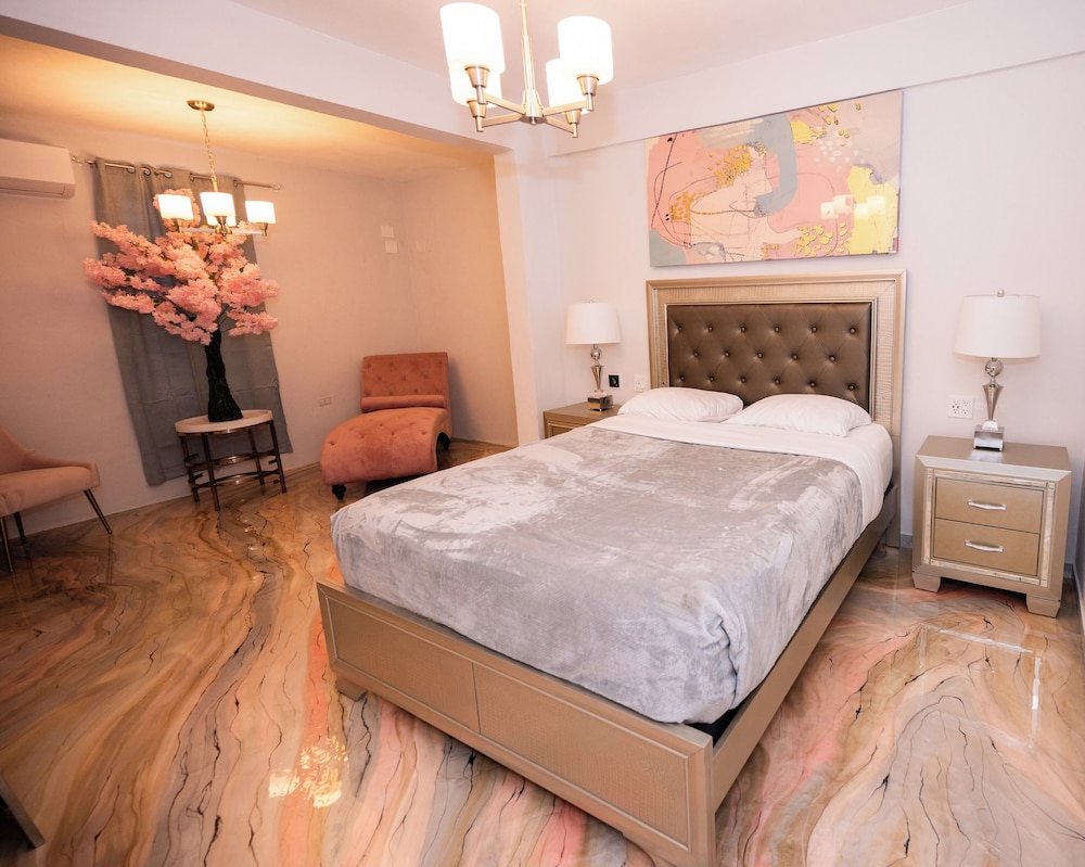 Deluxe Room, Multiple Beds photo 3