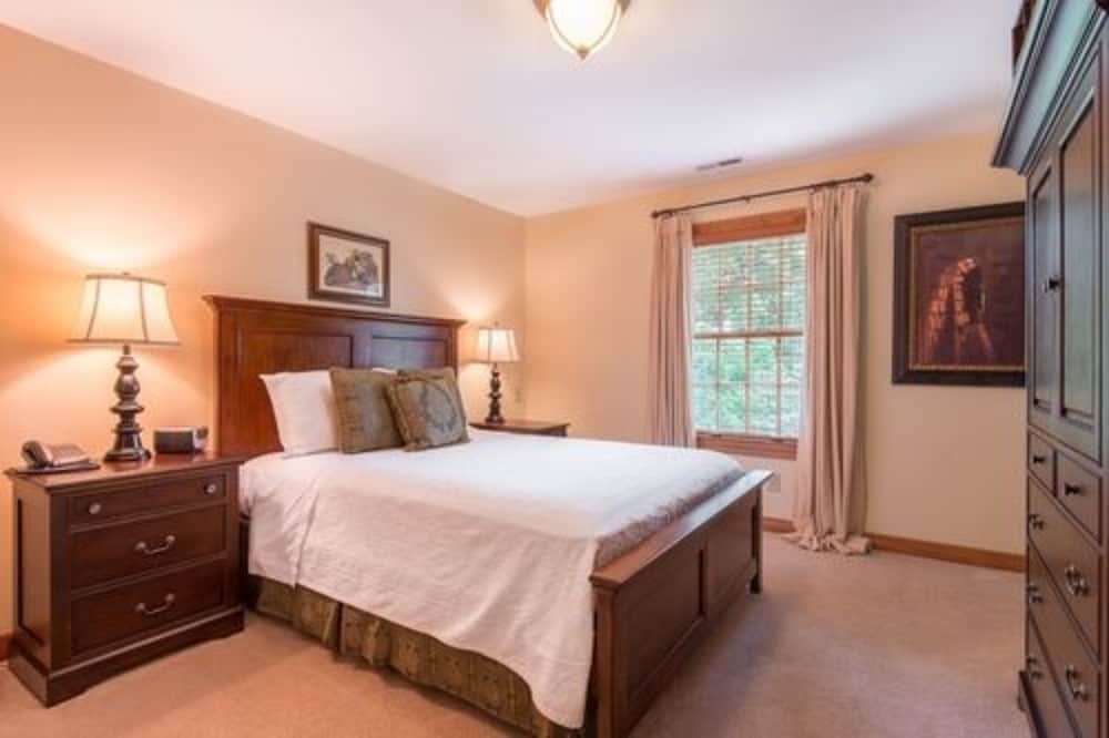 Standard Double Room, Ensuite ( Queen )