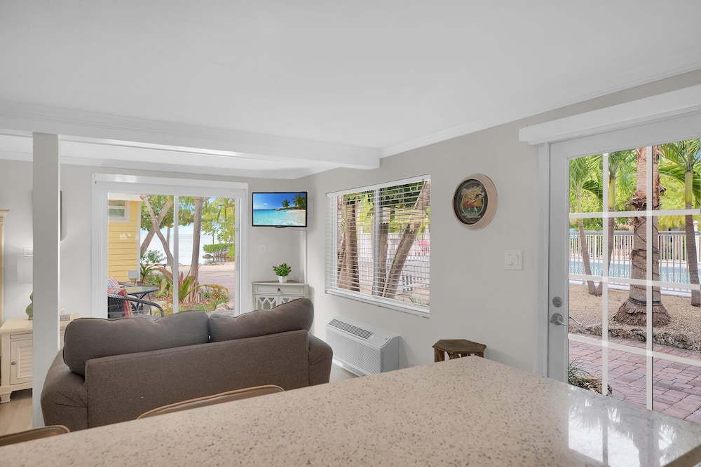 Suite, Bay View (Tropical) photo 3