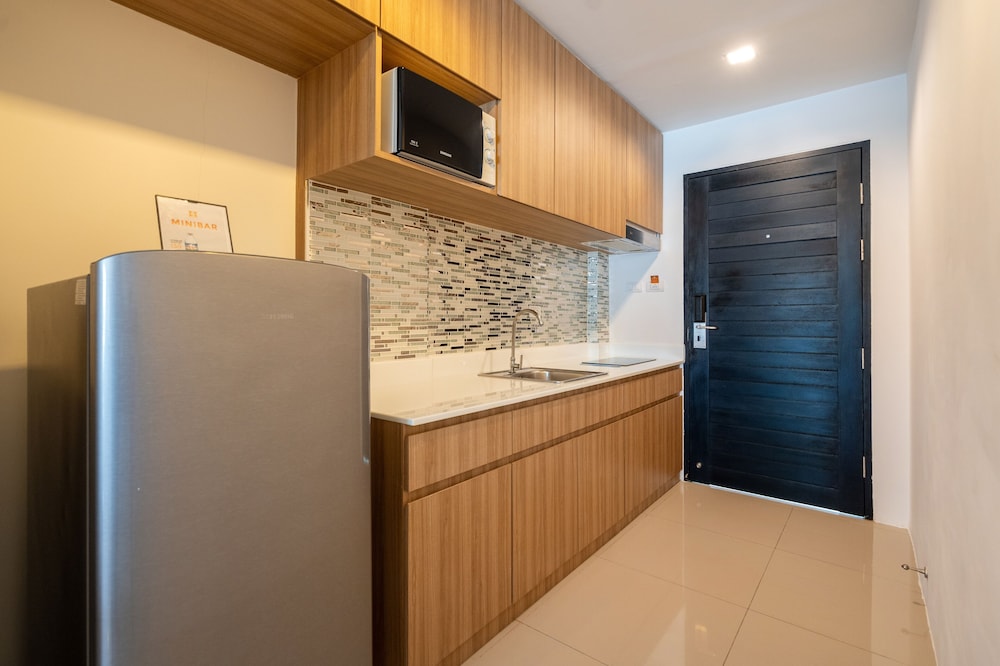 Premier Suite Pool Access photo 3
