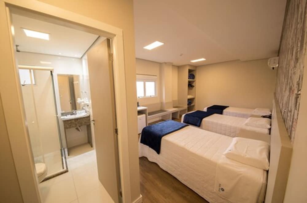 Deluxe Triple Room, Multiple Beds photo 1