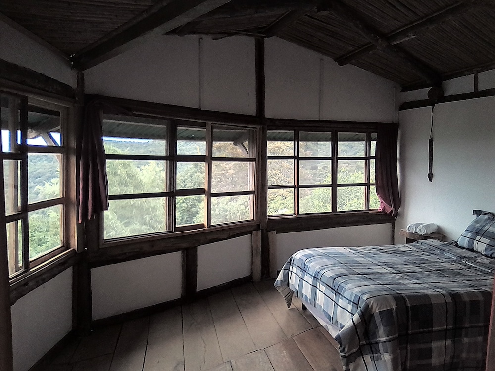 Panoramic Single Room, 1 Queen Bed, Mountain View photo 1