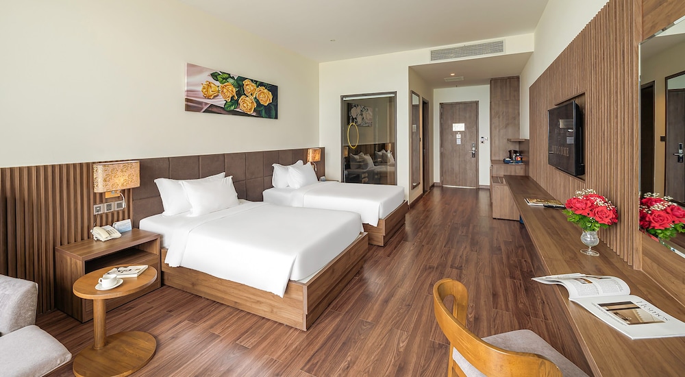 Premium Deluxe Twin Ocean View photo 2