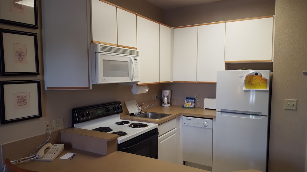 Suite, 1 Twin Bed, Accessible, Non Smoking (1 King & 2 Queen Beds) - Photo 6