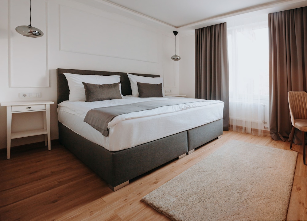 Classic Double Room, 1 King Bed photo 1