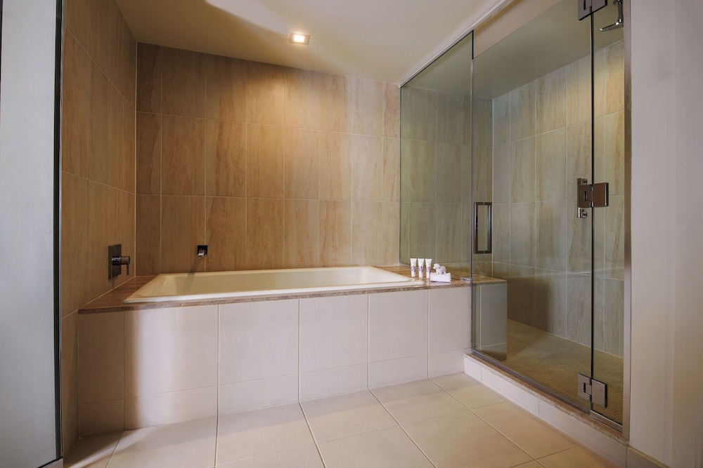 Suite, 1 King Bed (ruby, Dog-friendly, Chamber)