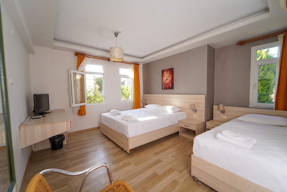 Standard Triple Room photo 3