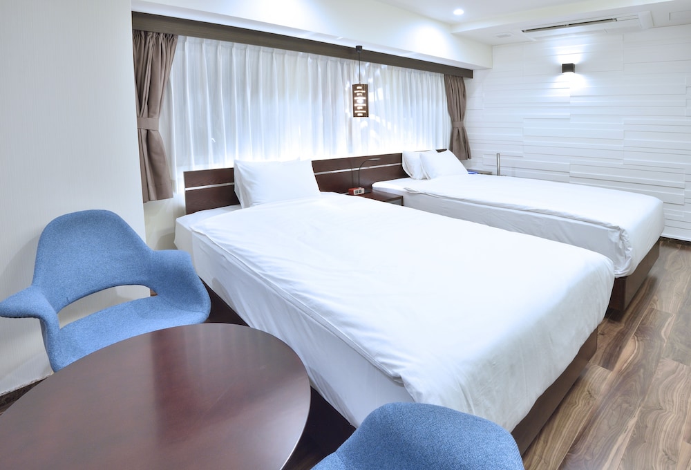 Enoshima Twin Room (Park Side, 2nd Floor)