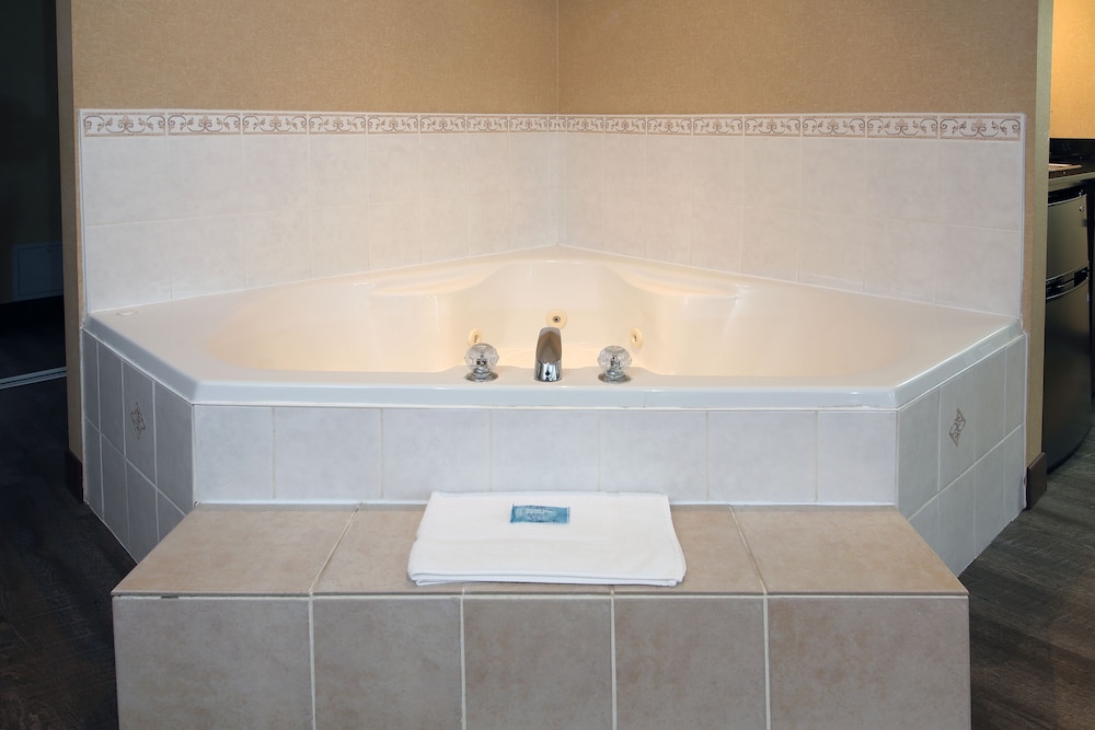 Suite, 1 King Bed with Sofa bed, Fireplace (Jetted Tub, Sofa) photo 1