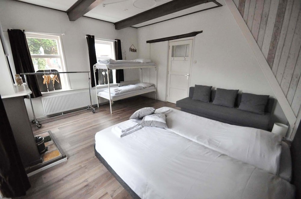Grand House photo 2