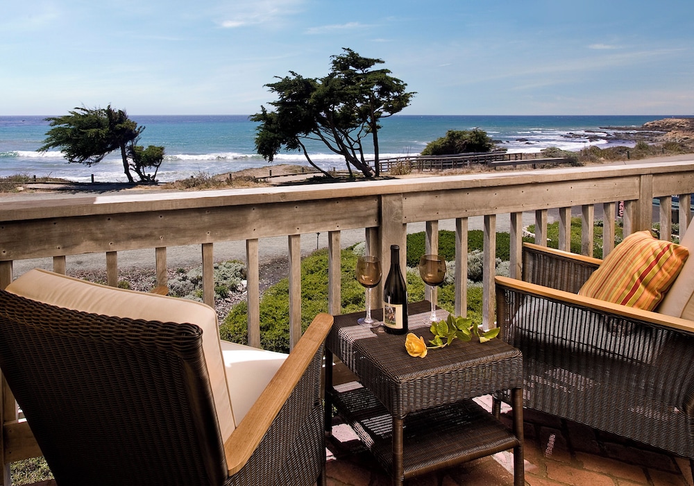 Room, 1 King Bed, Balcony, Ocean View - Photo 1