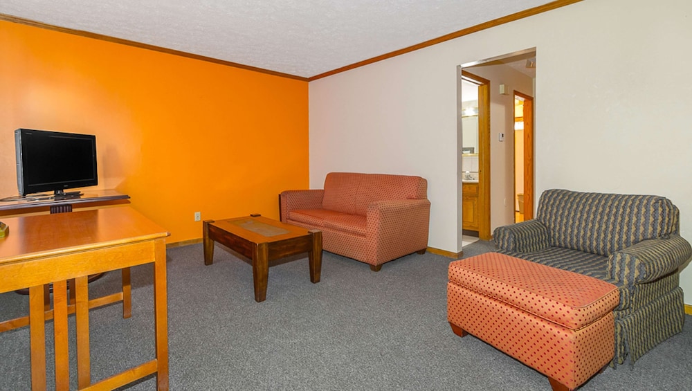 Suite, Multiple Beds, Non Smoking, Kitchen - Photo 1