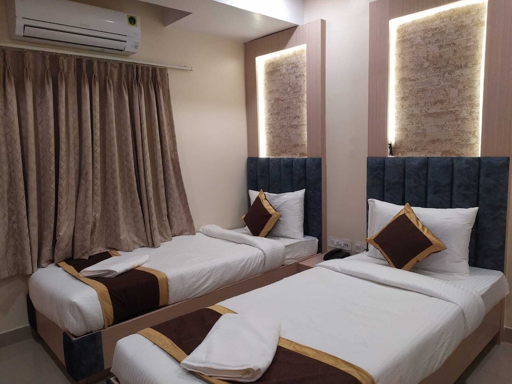 Luxury Twin Room - Photo 8