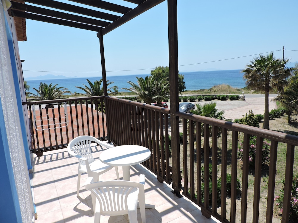 Family Apartment, 1 Bedroom, Sea View photo 3