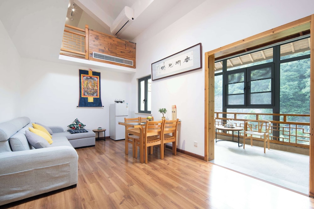 Luxury Duplex, Patio, Mountain View