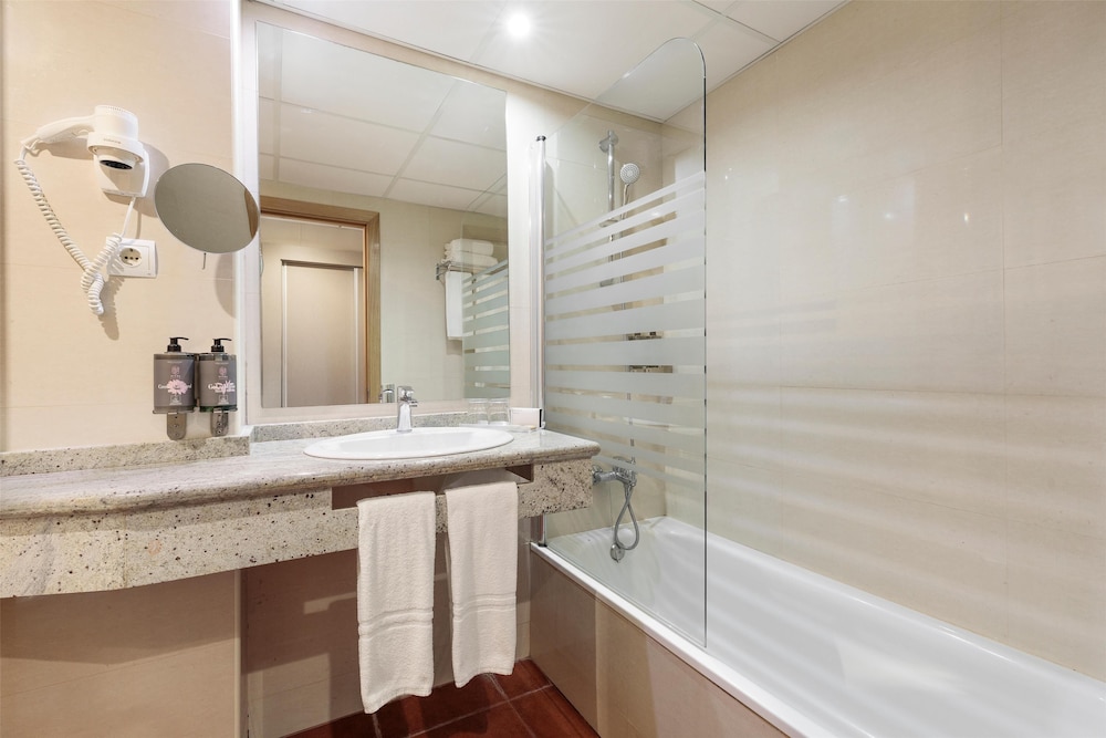 Standard Room (1 adult) - Photo 5