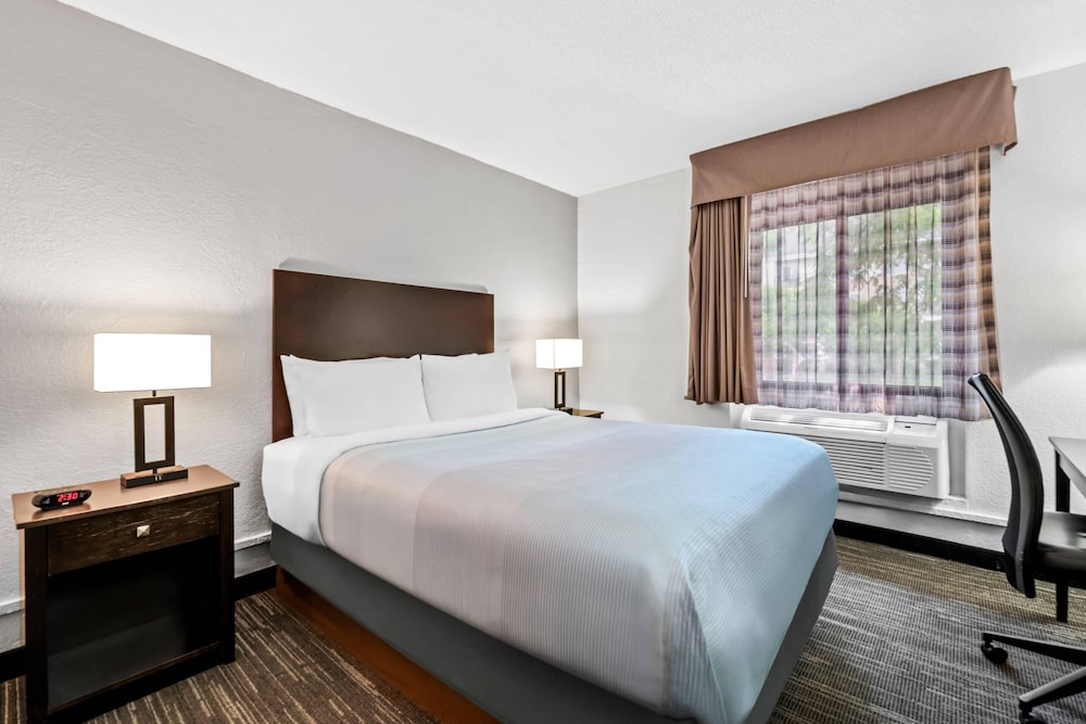 Room, 1 Queen Bed, Accessible, Non Smoking - Photo 1