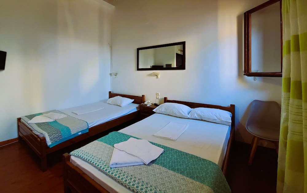 Budget Triple Room - Photo 1