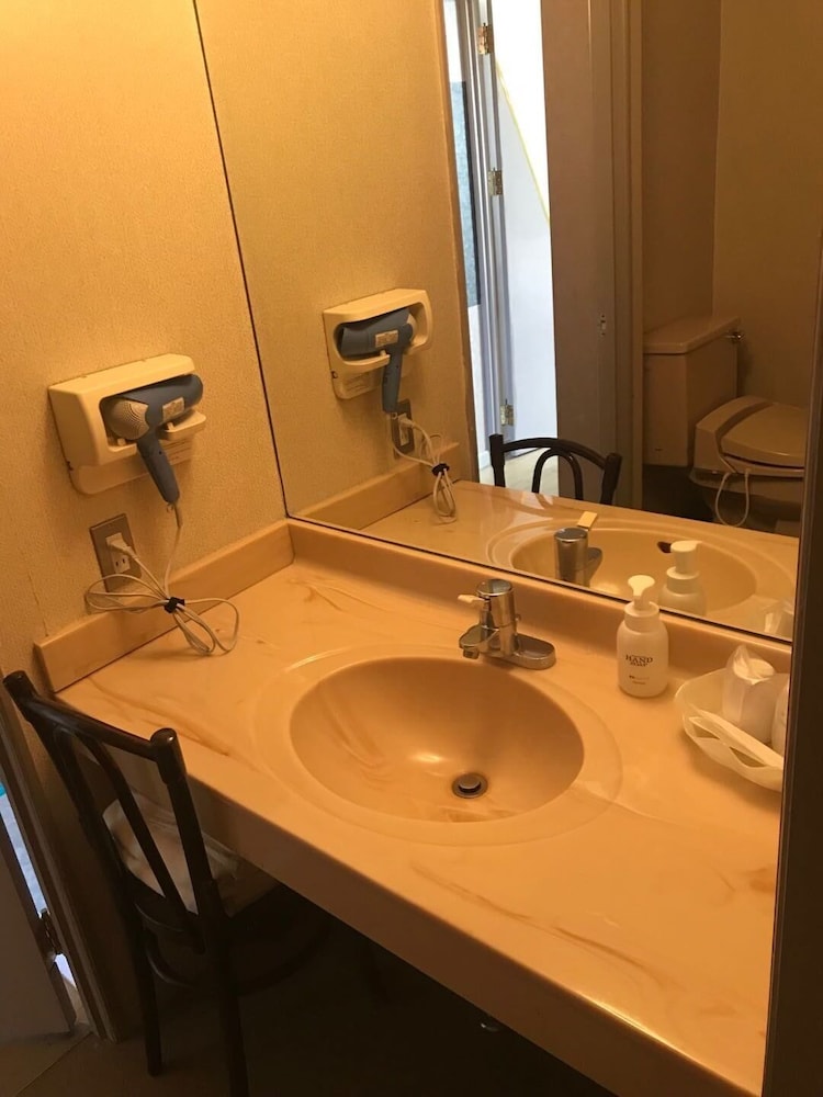 Twin Room - Photo 2