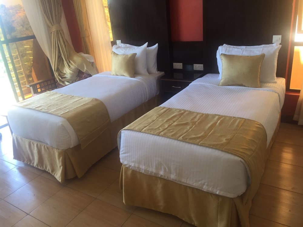 Deluxe Double or Twin Room, Mountain View, Executive Level photo 2
