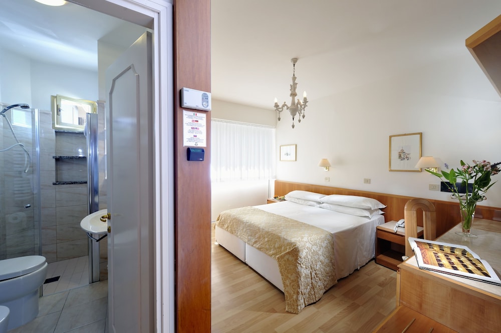 Standard Double Room photo 1