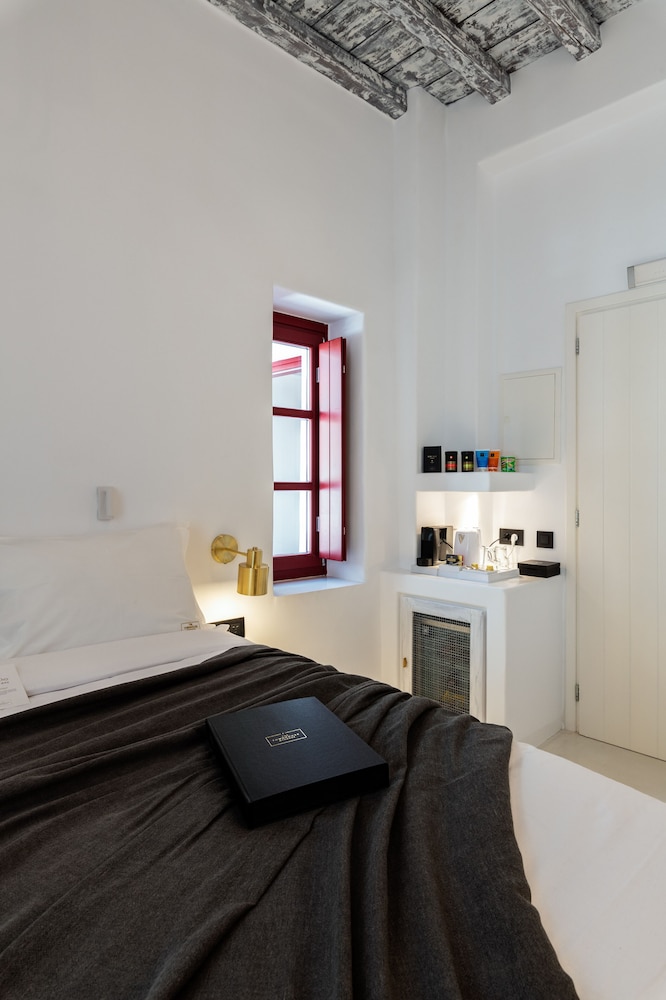 Standard Room, 1 Queen Bed, City View photo 3