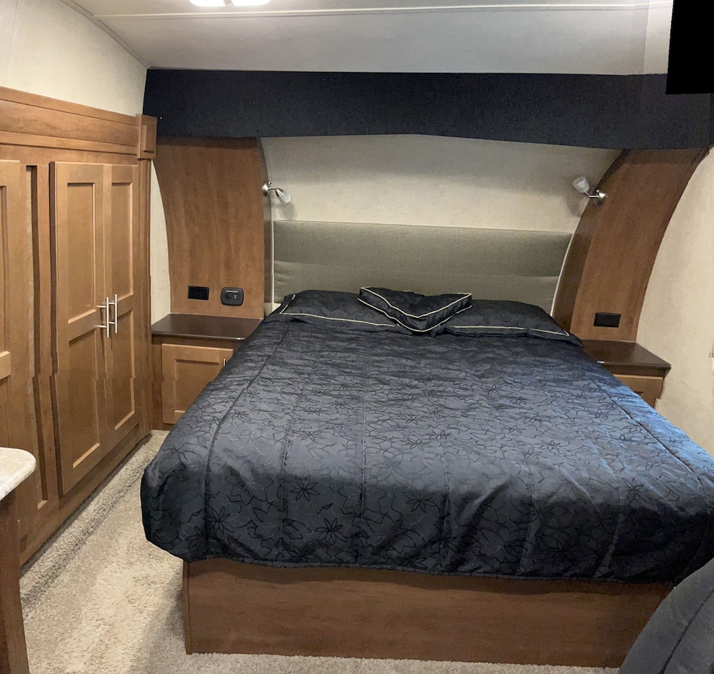 Deluxe Mobile Home photo 1