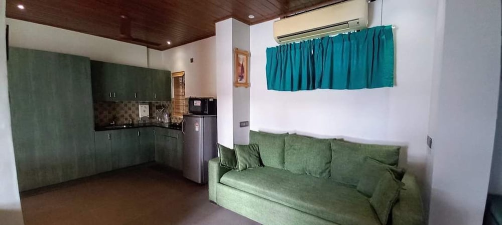 Deluxe Studio Suite, Lake View photo 3