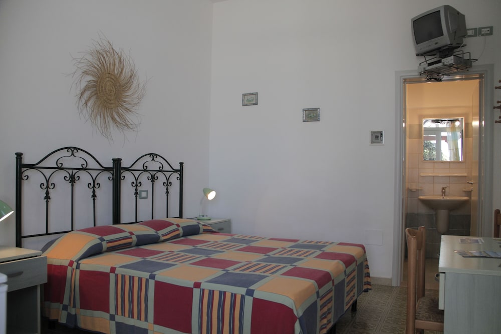 Double Room, 1 Queen Bed, Non Smoking photo 1