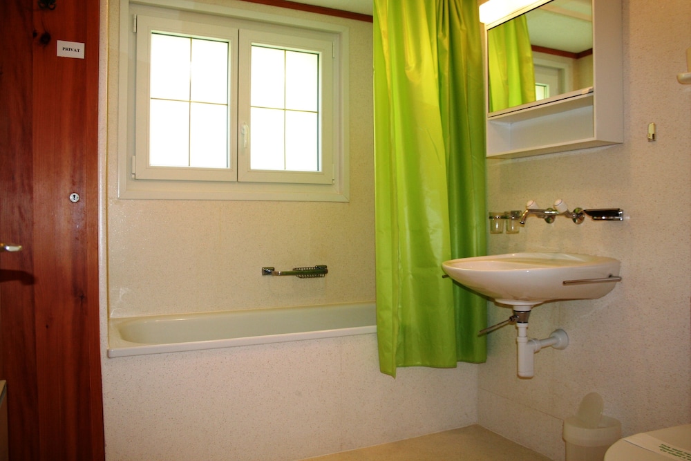 Superior Apartment, 2 Bedrooms, Valley View photo 3