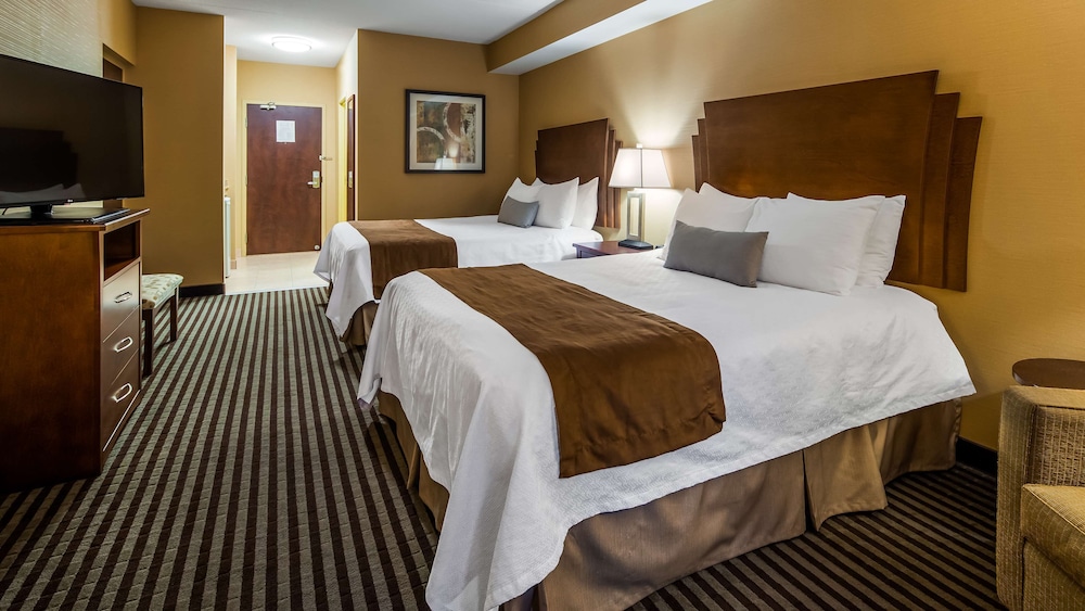 Standard Room, 2 Queen Beds, Refrigerator & Microwave, Tower