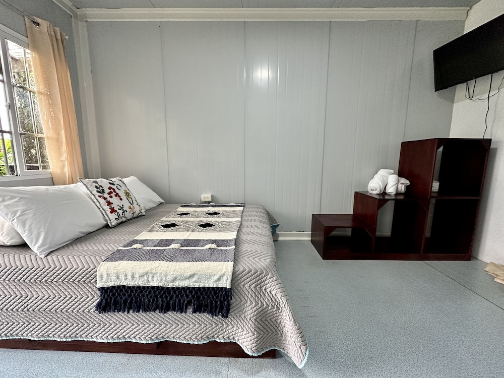 Basic Twin Room photo 3
