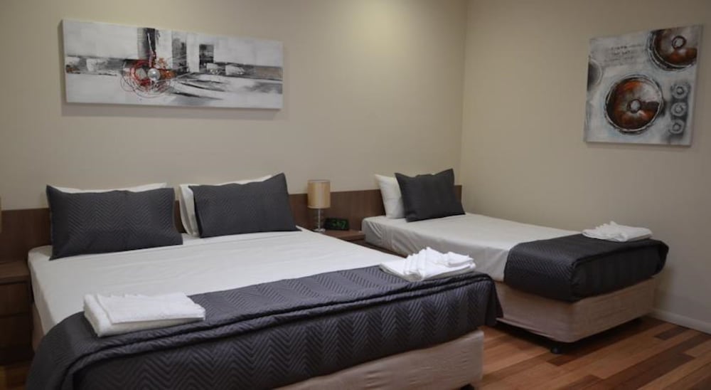Standard Room (Queen Disabled Room) photo 2