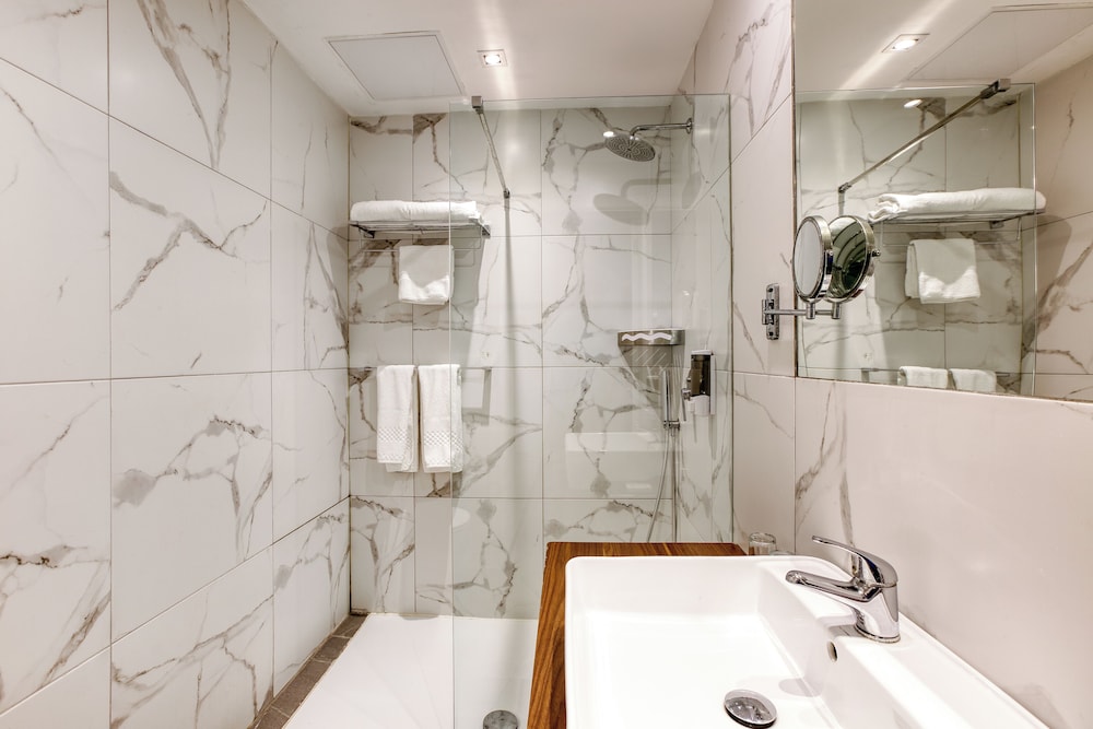 Superior Room - Photo 16
