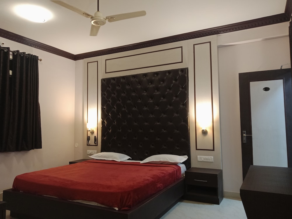 Exclusive Room, 1 King Bed, Private Bathroom photo 1