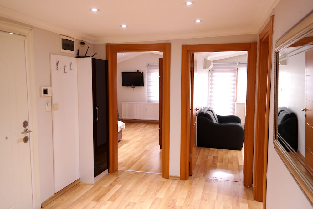 Family Room, 2 Bedrooms photo 3