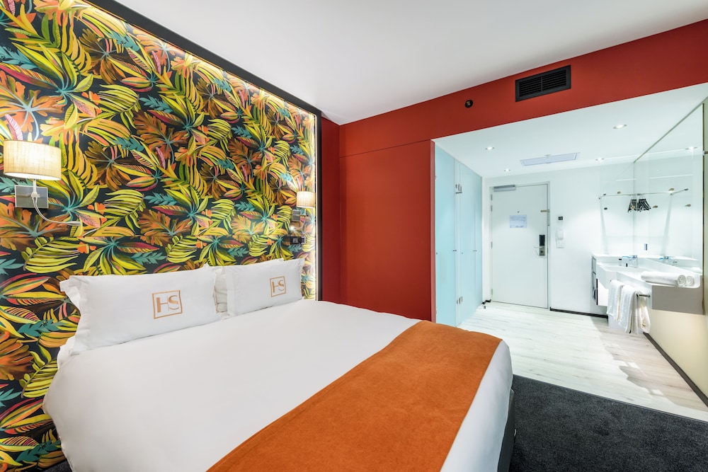 Junior Executive Queen Room - Photo 1