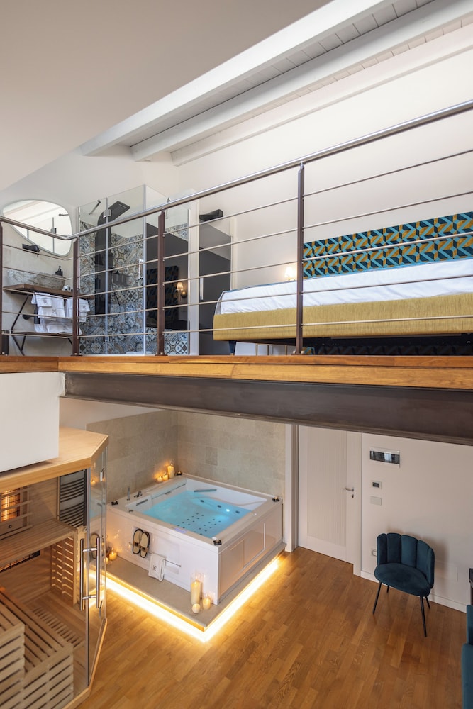 Executive Suite, City View