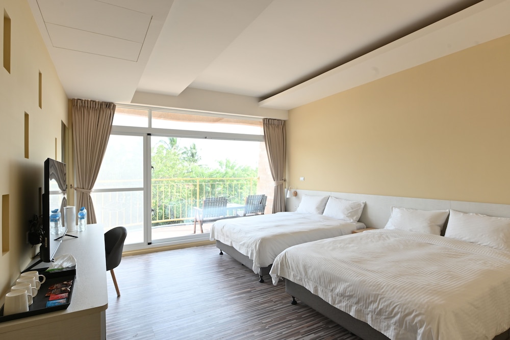 Family Room, 1 Bedroom, Garden View photo 2