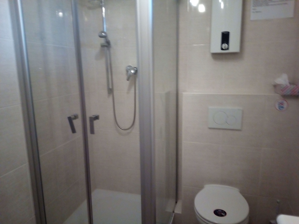 Apartment, 1 Bedroom, Kitchen, Ground Floor photo 2