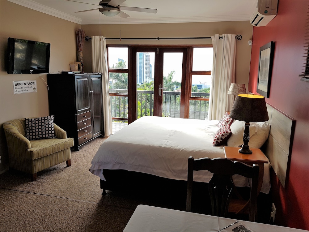 Superior Studio Suite, Kitchen, Sea View photo 3