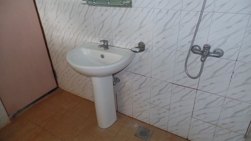Basic Double Room Single Use, 1 Bedroom, Non Smoking photo 2