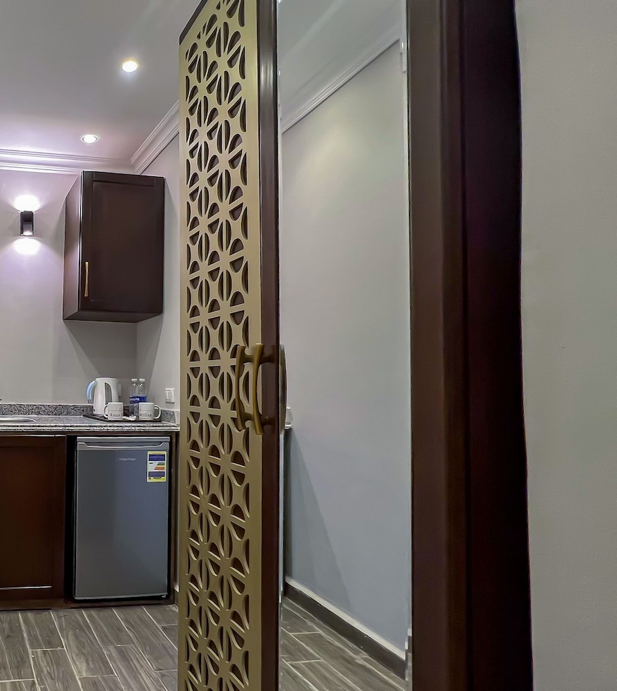 Superior Quadruple Room, Kitchen, City View - Photo 15